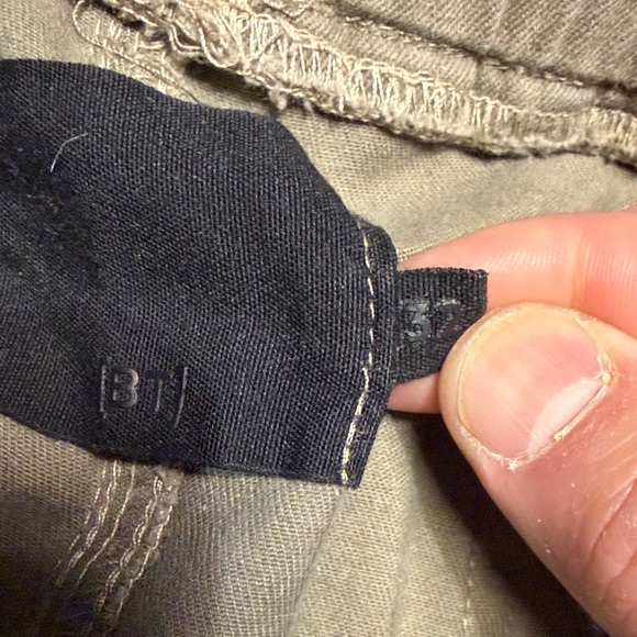 Men's Stylish taupe Cargo Pants - Picture 4 of 5